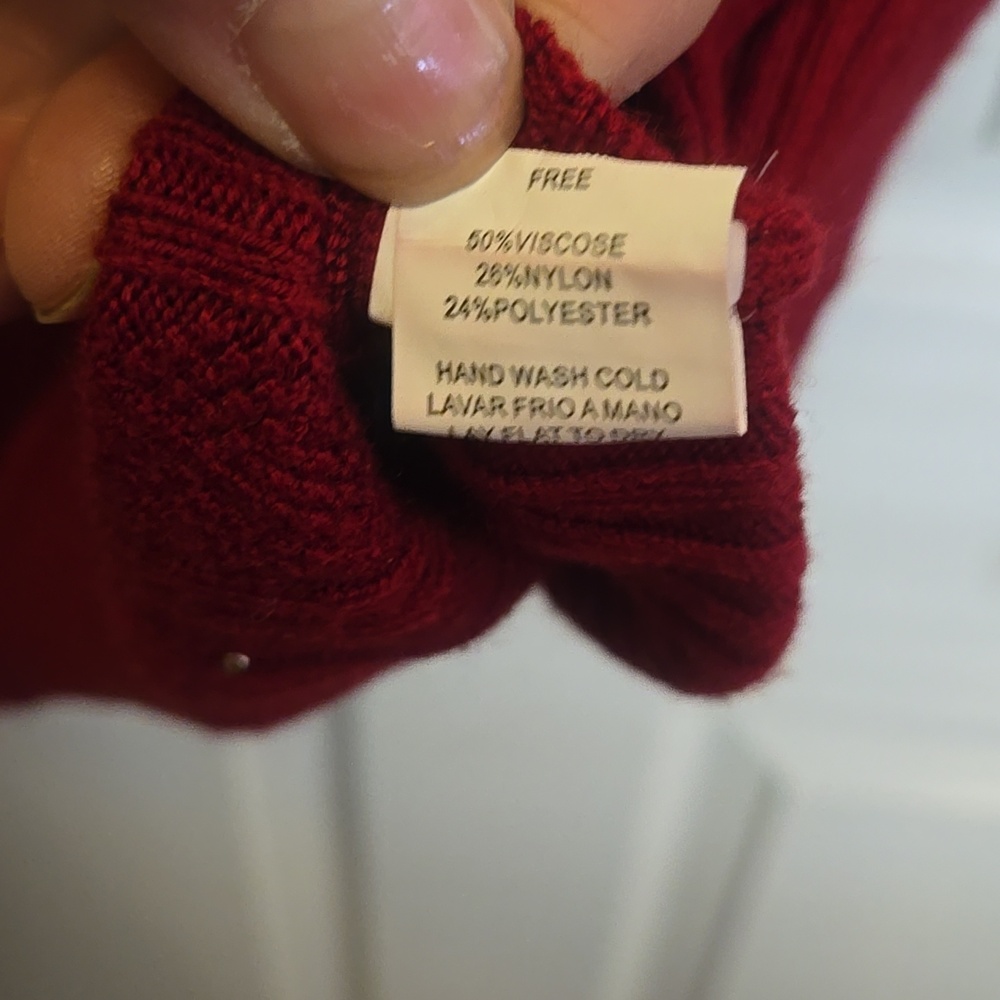 Elegant Burgundy Sweater with Pearl Accents - Picture 6 of 8